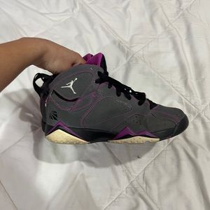 True flight woman 6.5y